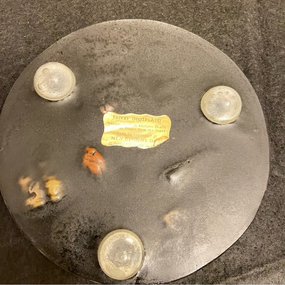 Abalone Shells Craftsman Vintage Round with Marble Feet Black Trivet Hotplate. - Picture 2 of 3